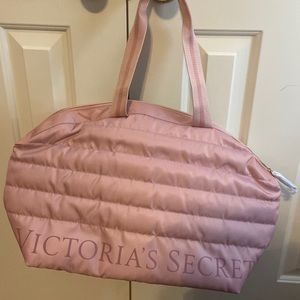 VICTORIA’S SECRET NWT PUFFER DUFFEL PINK LOGO BAG
